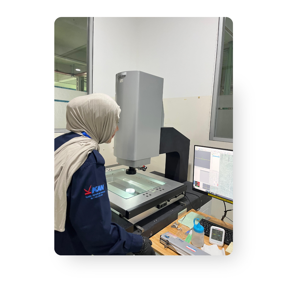 Jasa Kalibrasi On-Site Video Measuring Machine di PT Dharma Electrindo oleh GMI.