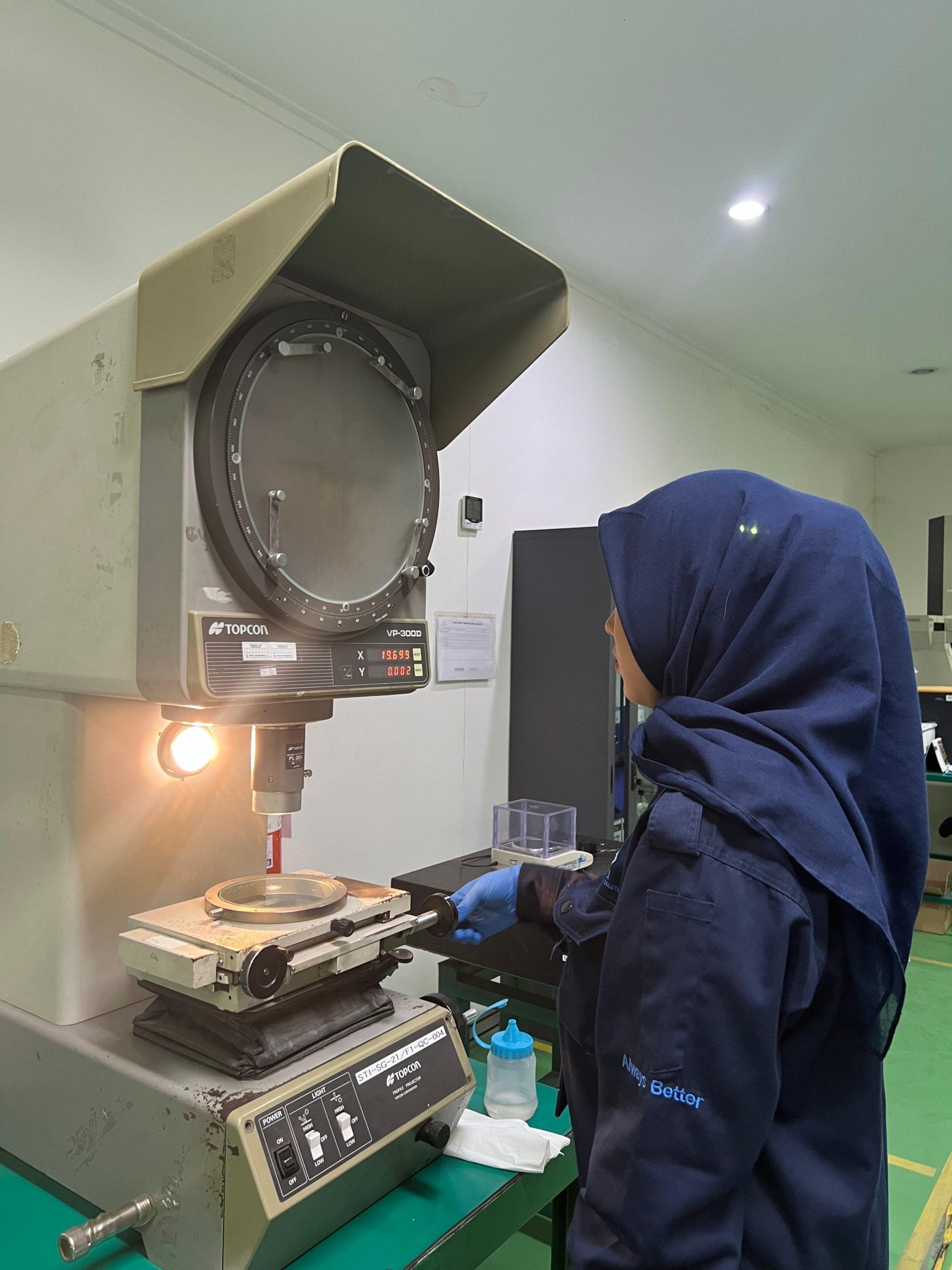 Kalibrasi On Site Profile Projector di PT Sakura Tech